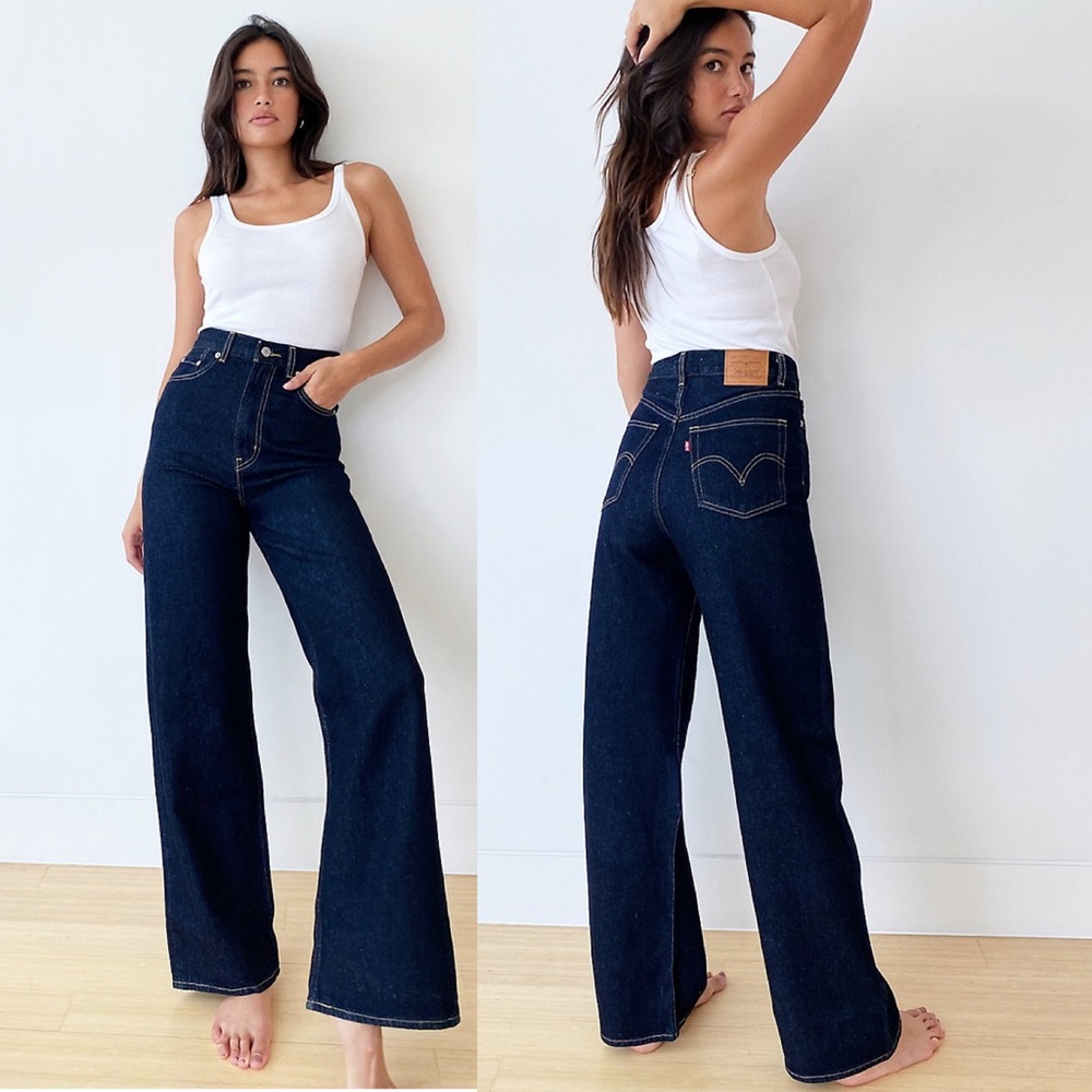 NWT Levi’s High Loose High Rise Medium Wash Jeans
